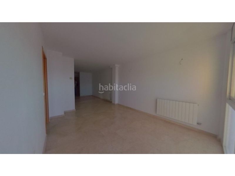 Foto 2a18ba7c-8f7e-4075-ae52-ebed4077b76b. Pis a Barris Marítims Tarragona