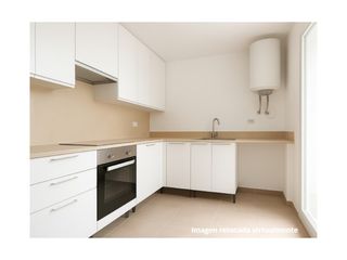 Etagenwohnung  Calle cambrils. Montbrió del camp. a estrenar. piso de 3 habitaciones, 2 baños.