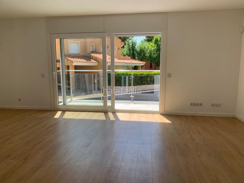 Foto a27f8ea2-a555-49c7-83e1-a661bb701866. Chalet descubre tu oasis en el prestigioso club de golf bonmont! a estrenar. vivienda 3 habitaciones. 3 baños. jardín y piscina privados en Mont-roig del Camp