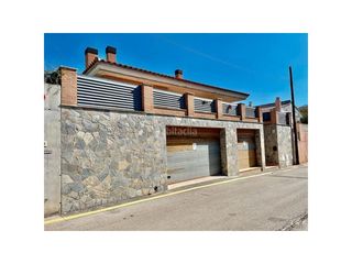 Casa in Vinyols i els Arcs. Vinyols i els arcs. chalet independiente en venta en calle sant