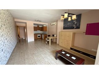 Appartamento  Calle mont-roig. Piso céntrico con gran terraza y parking en montbrió del camp!