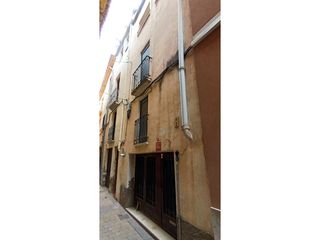 Casa  Calle india de l'. Alcover. amplia casa de 4 habitaciones, 2 baños. a reformar