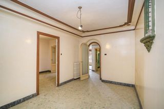 Casa a Carretera de Vic - Remei. Casa en venda al centre de manresa  ideal per a negoci i inversi