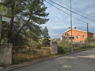 Terreny residencial  Carrer de montcau. Solar para 2 viviendas pareadas