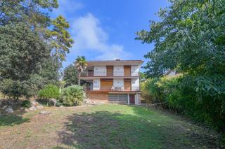 Terreny residencial  Pirineus. Parcela esquinera llana. urb pineda de bages