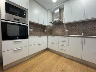 Pis a Plaça Catalunya. Piso reformado de 4 habitaciones en manresa
