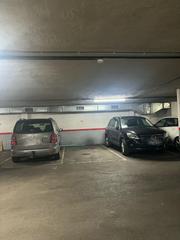 Aparcament cotxe a Plaça Catalunya. Plaza de pk en manresa