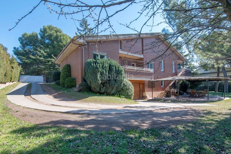 Foto a48c8a72-5ffd-40a9-80e7-a9706673dbbe. Chalet casa en venta en urb. pineda de bages en Sant Fruitós de Bages