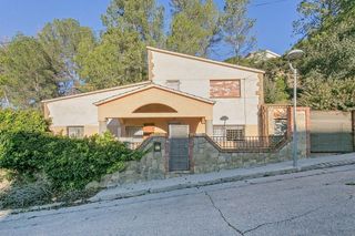 Xalet a Pont de Vilomara i Rocafort (El). Casa para reformar en marquet paradis