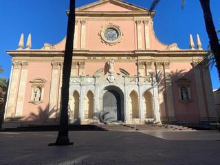Pis a Centrevila. Ático con terraza a nivel en vilanova