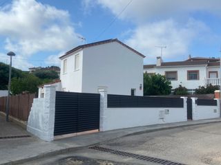 Maison à Valldemar-Montmar. Chalet independiente con piscina