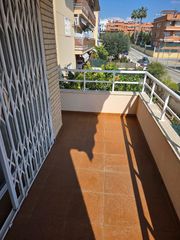 Etagenwohnung in Carrer darius huguet 27. Gran oportunidad