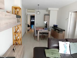 Appartement  N/a. Piso enorme de 116m2, en el centro del pueblo, a solo 1 minuto d