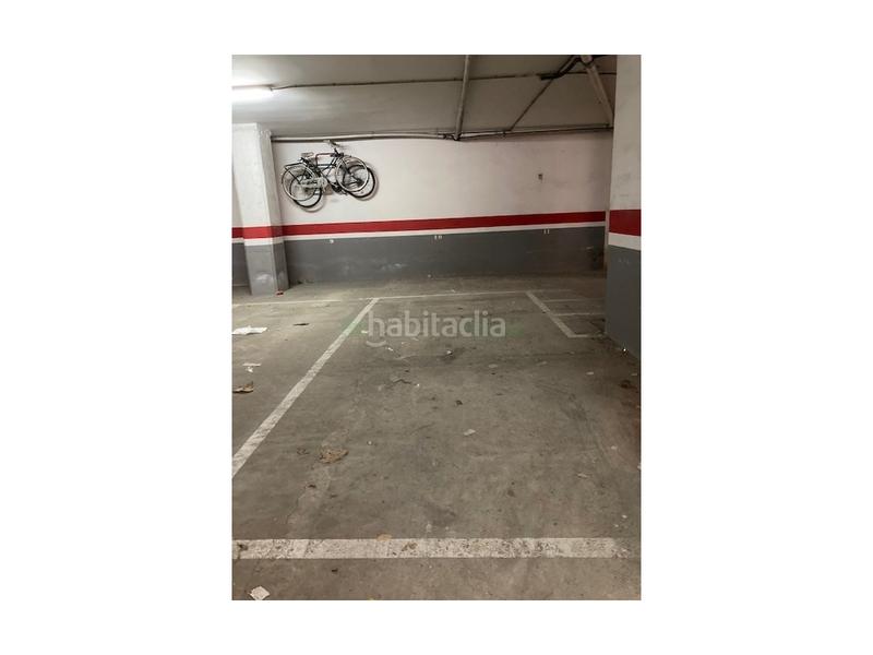 Foto 042d6e62-c6b8-4764-8164-0ef57966ddaf. Parking coche zona turística en Calella