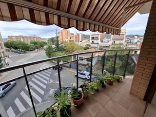 Appartement  N/a. Pis seminou al centre  55 m amb pàrquing inclòs