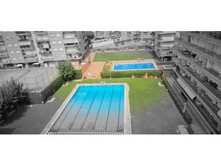 Miete Etagenwohnung  N/a. Piso en alquiler en 1 línea 7 con ascensor, 3 hab.  1 baño, vist