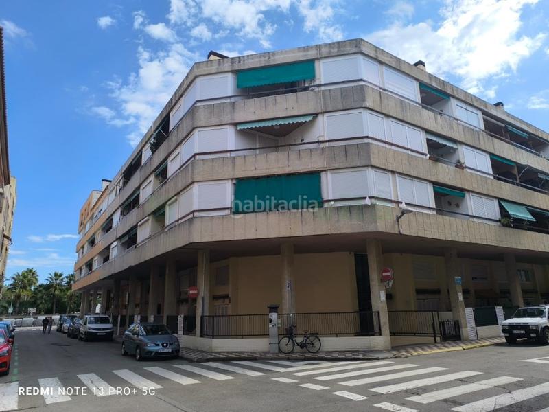Foto bcd1faba-d9d9-444b-9a3f-f19fd2bd2477. Aparcament cotxe a Centre Pineda de Mar