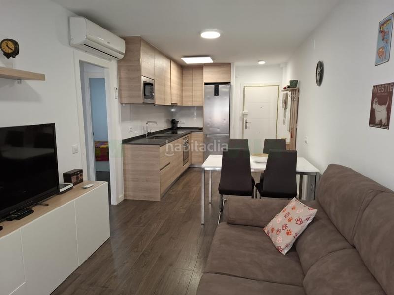 Foto 207f5898-f3c3-4fc2-9ae0-285ff8605258. Pis amb piscina a Centre Pineda de Mar