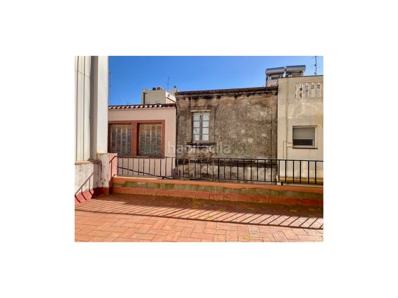 Foto 3535bc29-94ac-4087-b5f6-a3b4d0d26491. Casa edificihabitatge al centre en Calella