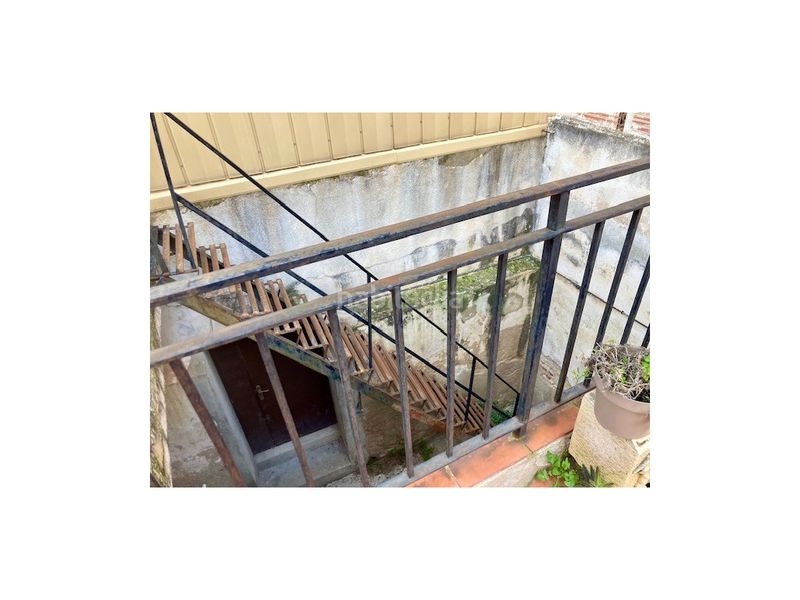 Foto b892d7a5-8bbf-49e9-a0dc-39243a39a30e. Casa edificihabitatge al centre en Calella