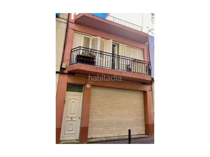 Foto f2fa24e9-9ef9-4c73-aa19-413a25e35cf1. Casa edificihabitatge al centre en Calella