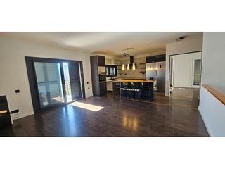 Rent House  Calle alonso cano. Casa en lloguer per tot lany