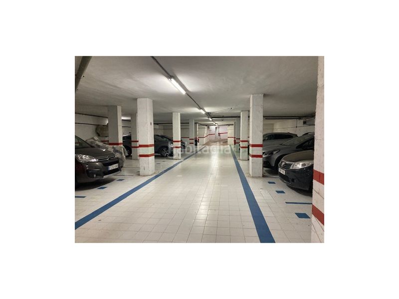 Foto bec3932c-7daa-492a-8349-0d8ff6f4b8ea. Aparcament cotxe a Calella