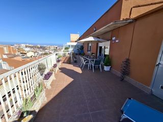 Flat  Avenida montserrat. Àtic amb una terrassa espectacular a pineda centre