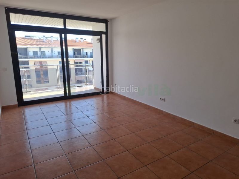 Foto ff784ab6-1eed-47cf-ad61-ca37818fda0d. Pis a Centre Pineda de Mar