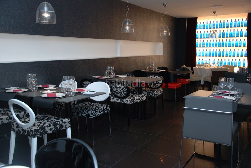 Foto d5ab4d58-10c6-42a0-aa54-ab6d114b4d0a. Business premise with heating in Eixample Tarragona