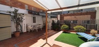 Casa pareada  Carrer de xifré. Casa en banta en camp de d'arpa