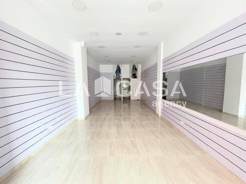 Foto 815b7ad7-68c2-40ff-9b87-6d03352311e8. Local comercial local en privilegiada posición en el gorg en Badalona