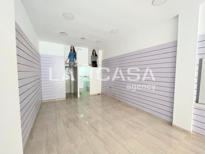 Foto daa65136-08e7-42b6-ae43-5c117095974d. Local comercial local en privilegiada posición en el gorg en Badalona