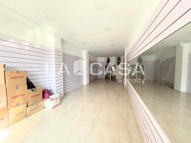 Foto f44015b5-01ed-4963-b681-bd2ef90aa8df. Local comercial local en privilegiada posición en el gorg en Badalona