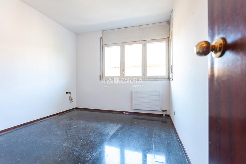 Foto 70d338a4-c1ae-46bc-9a48-e38b5cba135a. Appartamento con riscaldamento in El Camp de l´Arpa del Clot Barcelona