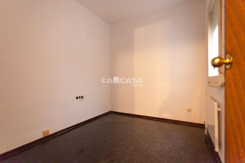 Foto 8f2aacb6-7918-4866-860a-767906839630. Appartamento con riscaldamento in El Camp de l´Arpa del Clot Barcelona