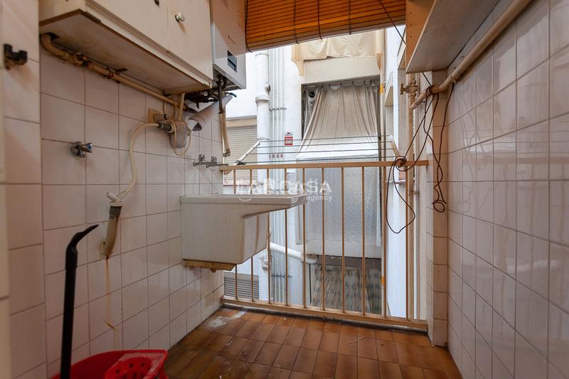 Foto 40889f2c-adbd-41f3-805b-4e7bd45a67b5. Piso en El Camp de l´Arpa del Clot Barcelona