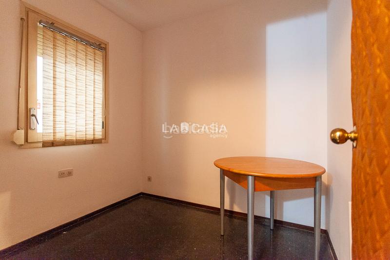 Foto 59d9ef8a-ad9b-4f46-b5a9-6f296750d5da. Piso en El Camp de l´Arpa del Clot Barcelona