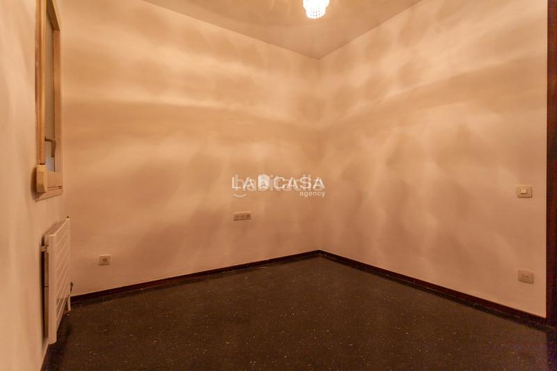 Foto 5c2b25d0-c95d-4cf1-8ef8-c0dce607df24. Piso en El Camp de l´Arpa del Clot Barcelona