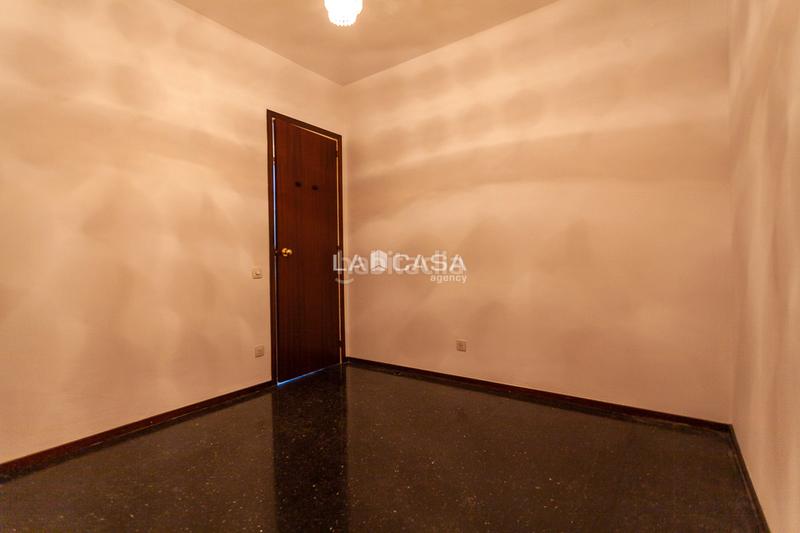 Foto aba1c9c7-027b-460c-ad2e-6b215454f640. Piso en El Camp de l´Arpa del Clot Barcelona