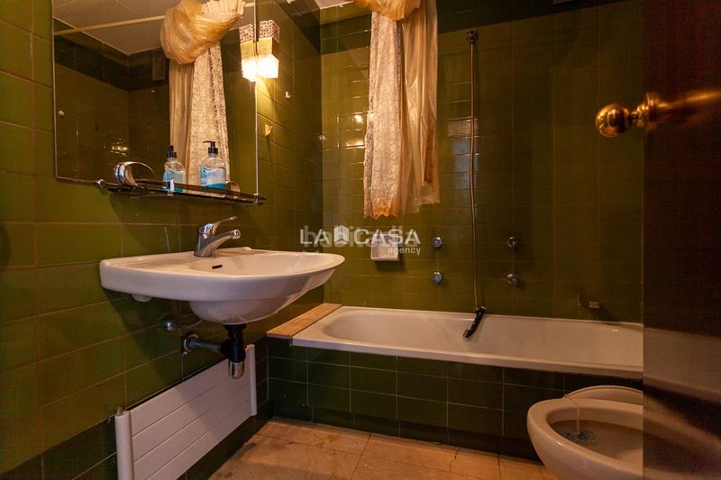 Foto fd527d3a-7214-47e3-adc6-24e09d817e37. Piso en El Camp de l´Arpa del Clot Barcelona