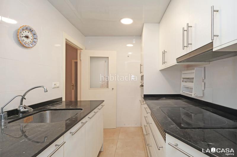 Foto b13986af-73fd-4583-8796-77058b62f28e. Planta baixa a Can Vidalet Esplugues de Llobregat