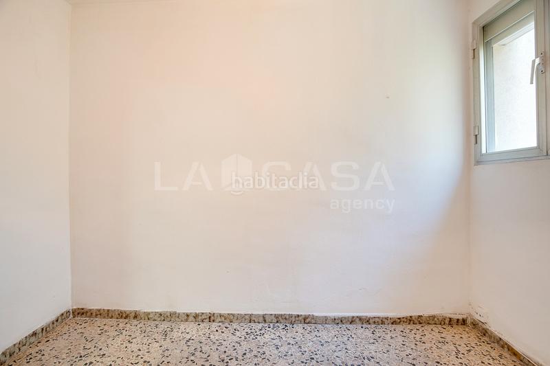 Foto ccbb18e3-ce9e-4b11-aaac-51dfe161db7f. Flat with heating in La Verneda - La Pau Barcelona