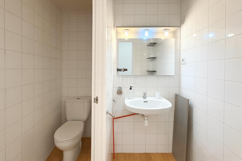 Foto a234948f-20b8-4a39-be15-775d165969b7. Local commercial dans El Clot Barcelona