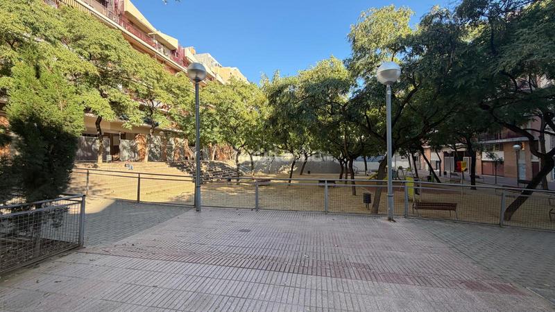 Foto a6d1bffa-f2c5-440c-af08-8f903509b874. Local commercial dans El Clot Barcelona