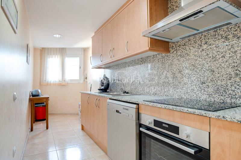 Foto 6843f3a6-bdcf-4723-b0e0-175badd78012. Etagenwohnung mit heizung parking in Fondo Santa Coloma de Gramenet