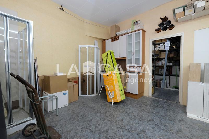 Foto db4d5f5f-60e3-4534-b554-b058db8ae4bc. Local comercial en Porta Barcelona