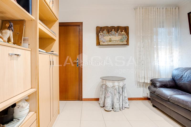 Foto 111f9b54-af6d-4b92-9cb5-de6c60db89a4. Etagenwohnung mit heizung in Safaretjos Santa Coloma de Gramenet