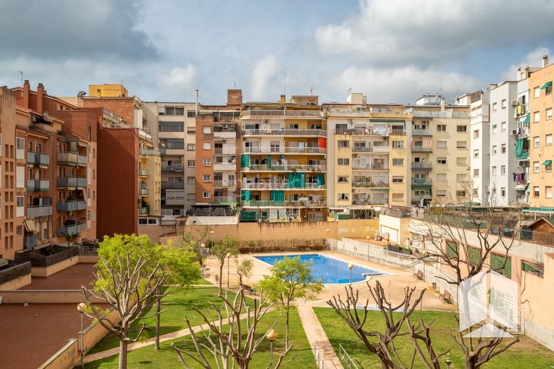 Foto 87949d8d-9e5c-4727-b631-f0c2fac474b2. Pis amb piscina a Castell-Poble Vell Castelldefels