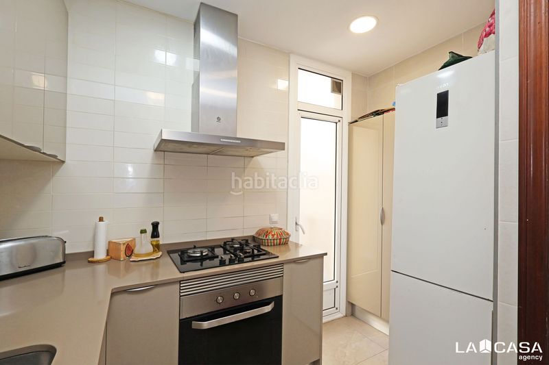 Foto df764424-c4e4-4a89-8558-7a24030e3ae8. Pis a El Poble Sec - Parc de Montjuïc Barcelona